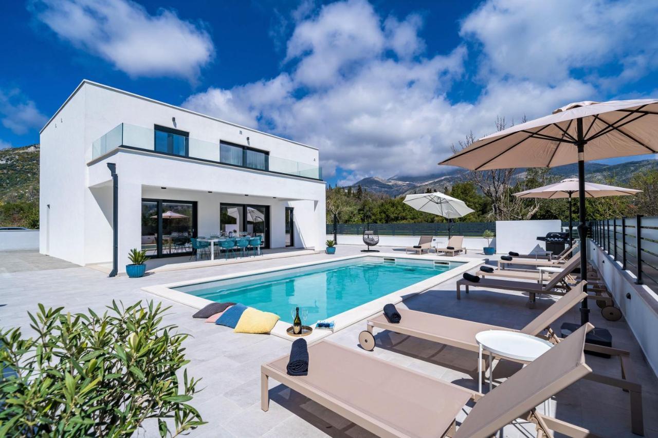Villa Invigo - Brand New Private Pool Villa Mlini Exterior foto
